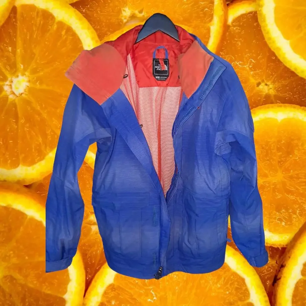 THe North Face‎ 2 Tone Blue and Red Coat with Inside Pockets Size Small